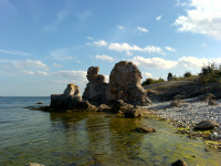 Rauken St. Olofsholm/Gotland (© Karl Brodowsky 2010 http://commons.wikimedia.org/wiki/File:St-Olofsholm-Gotland-raukar1.jpg)